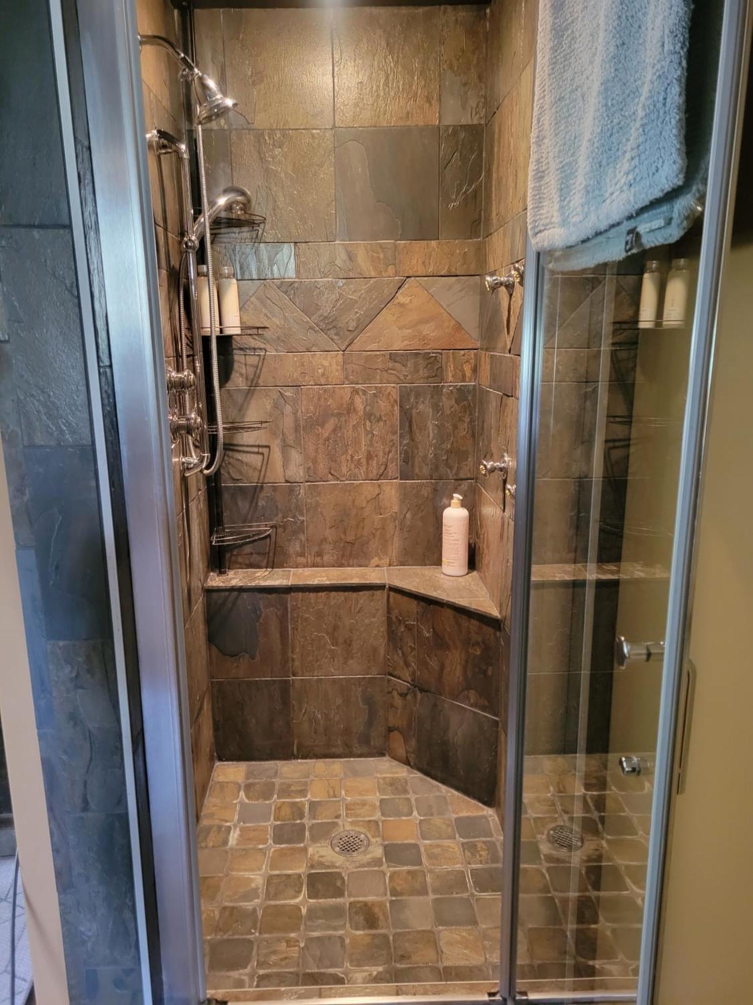 Relaxing Timbermont Homestay Invermere