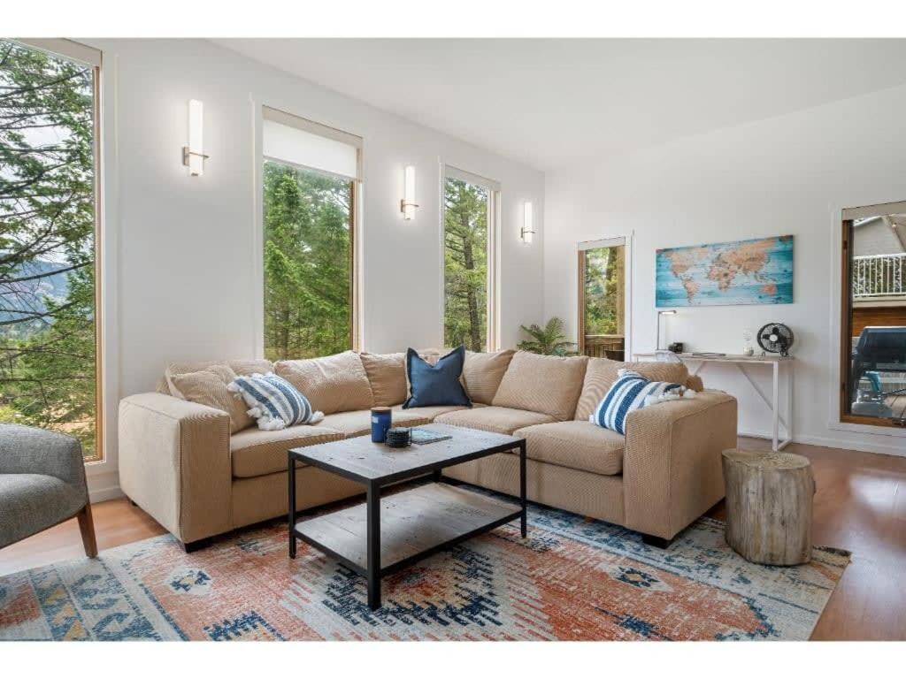 Chardonnay Chalet I Fireplace I Mountain View I Tv