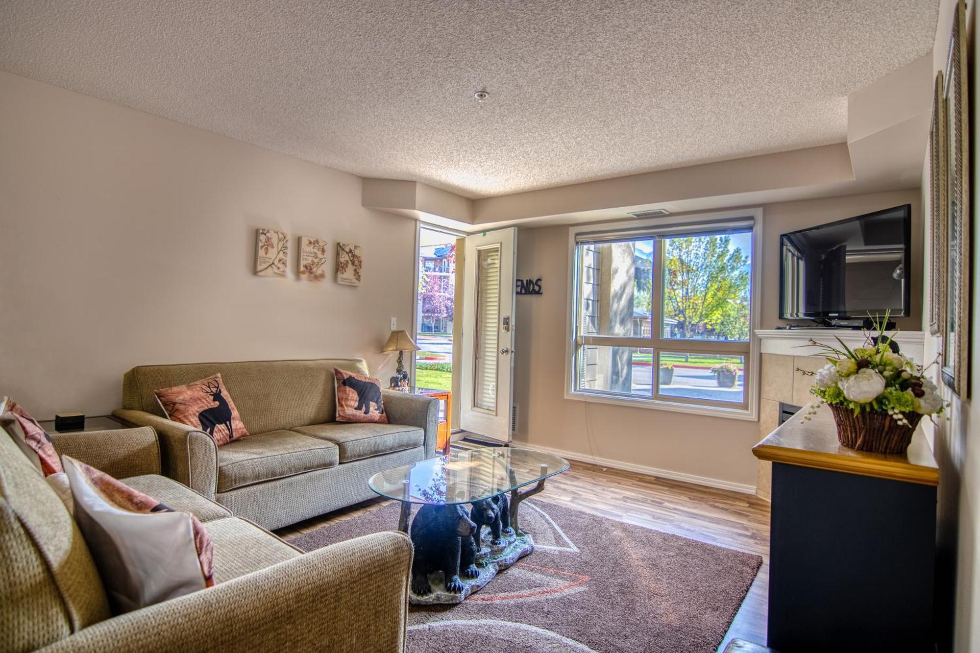 Mountain Getaway - 5 Min Walk To The Beach! * Invermere