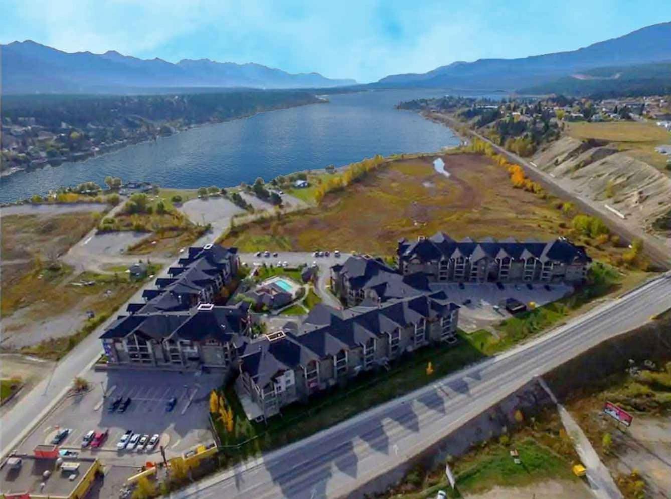 Apartment Mountain Getaway - 5 Min Walk To The Beach!