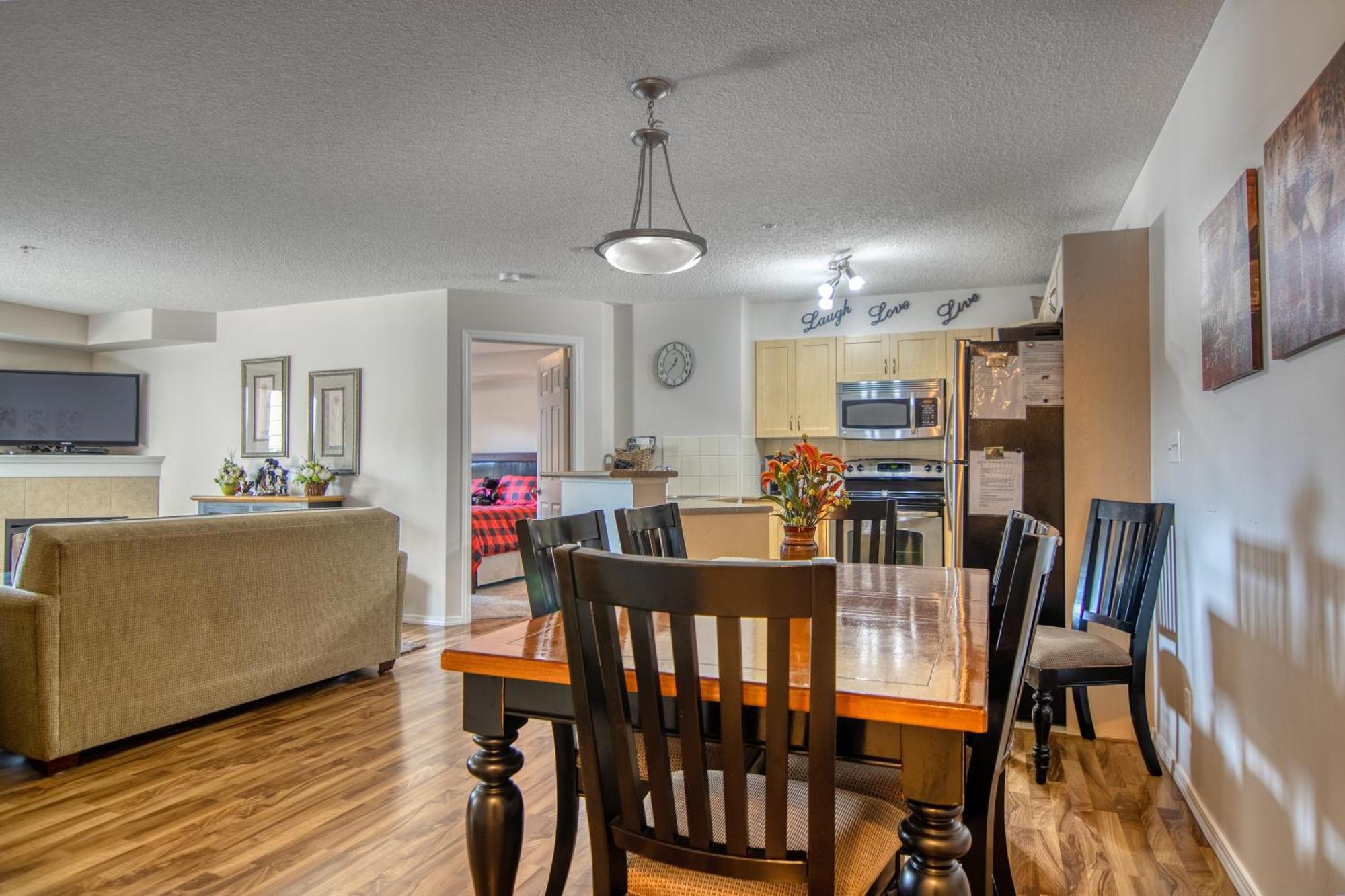Apartment Mountain Getaway - 5 Min Walk To The Beach! Invermere