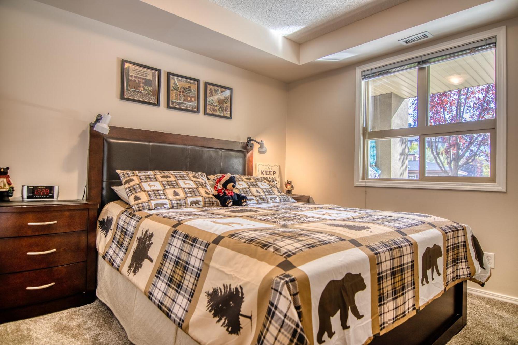 Mountain Getaway - 5 Min Walk To The Beach! Apartment Invermere