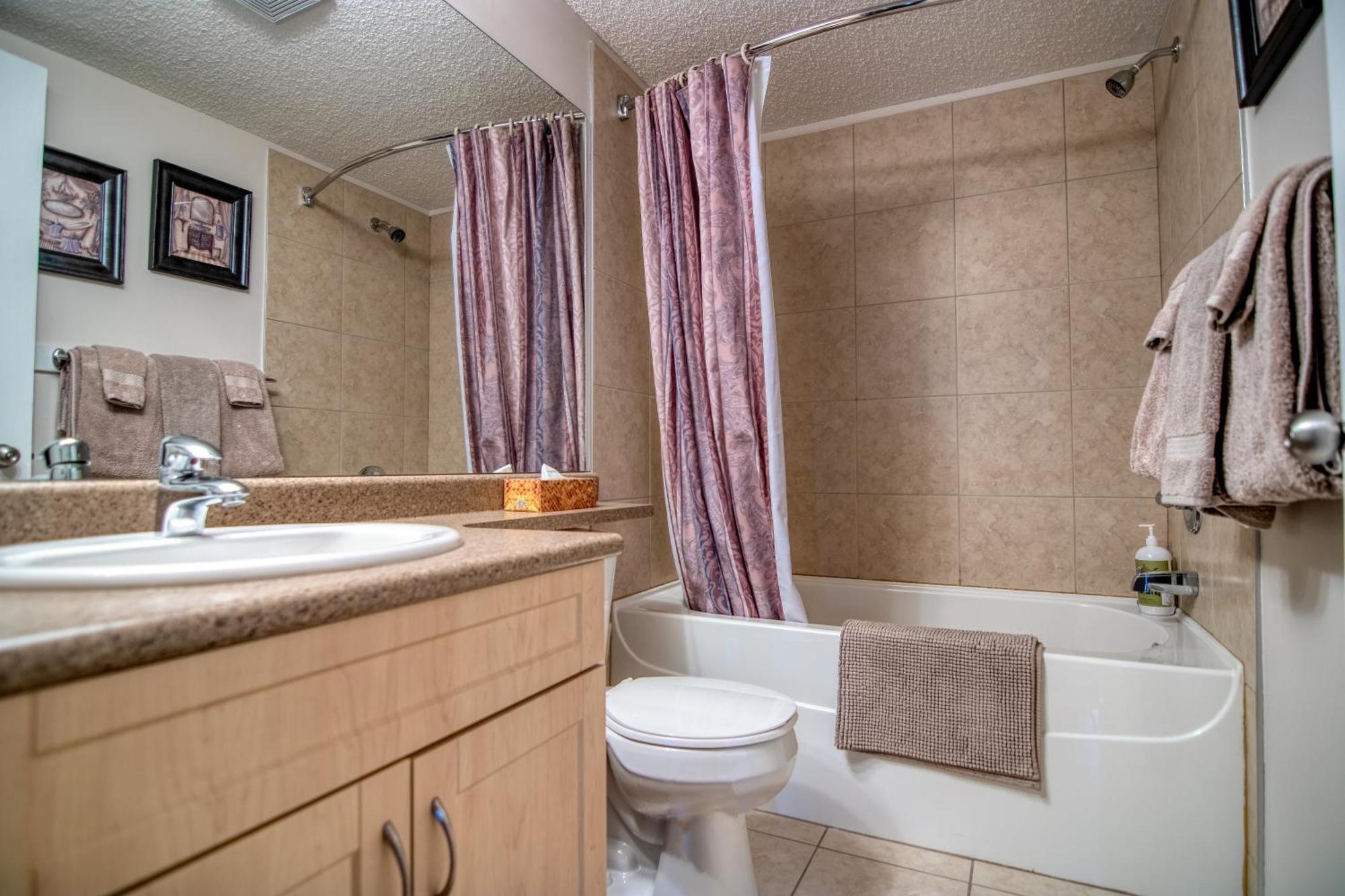 Mountain Getaway - 5 Min Walk To The Beach! * Invermere