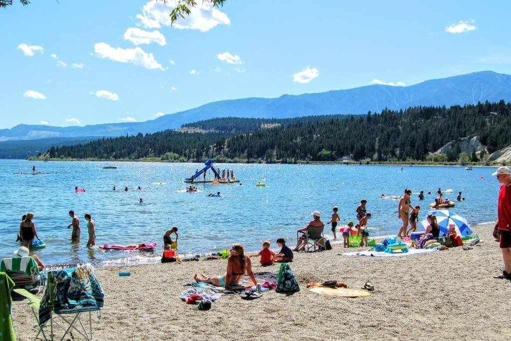 Contemporary, Cozy, Pool, Hot Tub, Front Apartment Invermere
