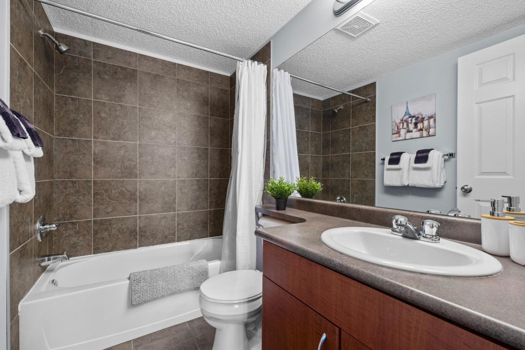 Apartment The Altitude Landing, Pool, Hot Tub, Pets Invermere