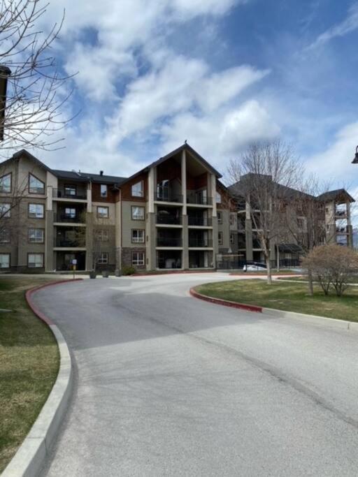 Windermere Pointe By Stayin Invermere