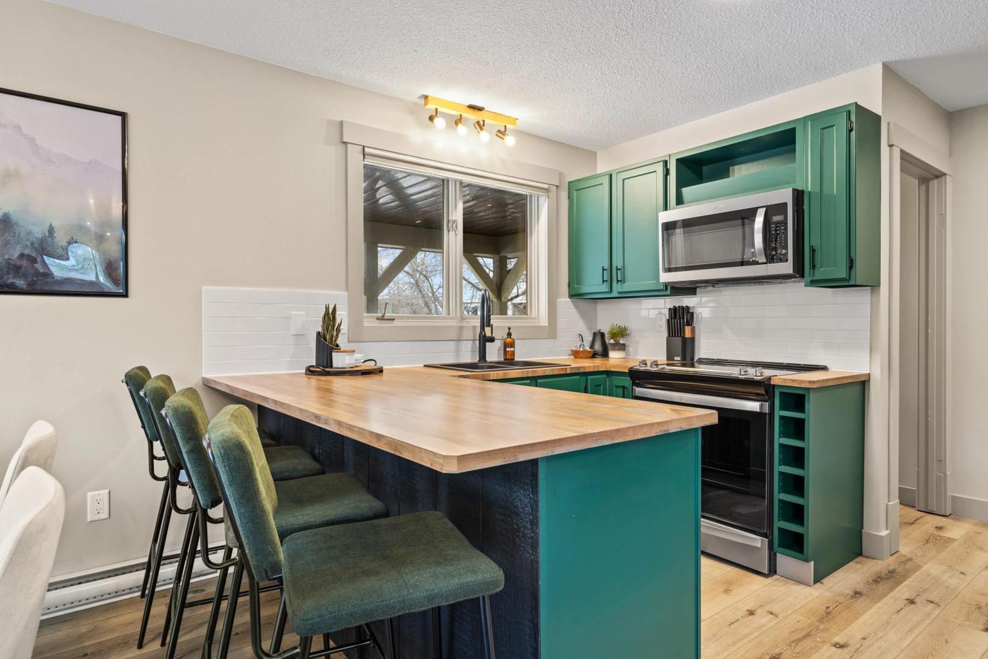 Holiday home Evergreen Escape I Fireplace I Walk To The Lake Invermere