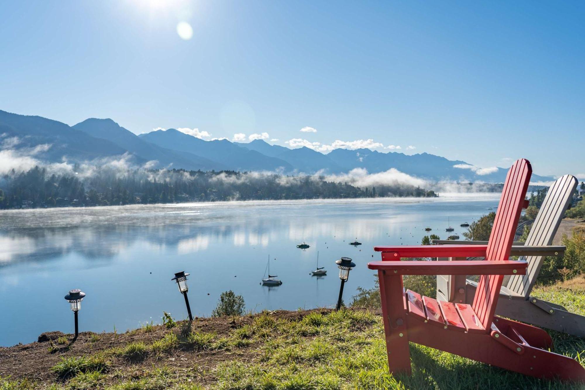 Holiday home The Aura I Lake View I Hot Tub I Sleeps 27 Guests Invermere