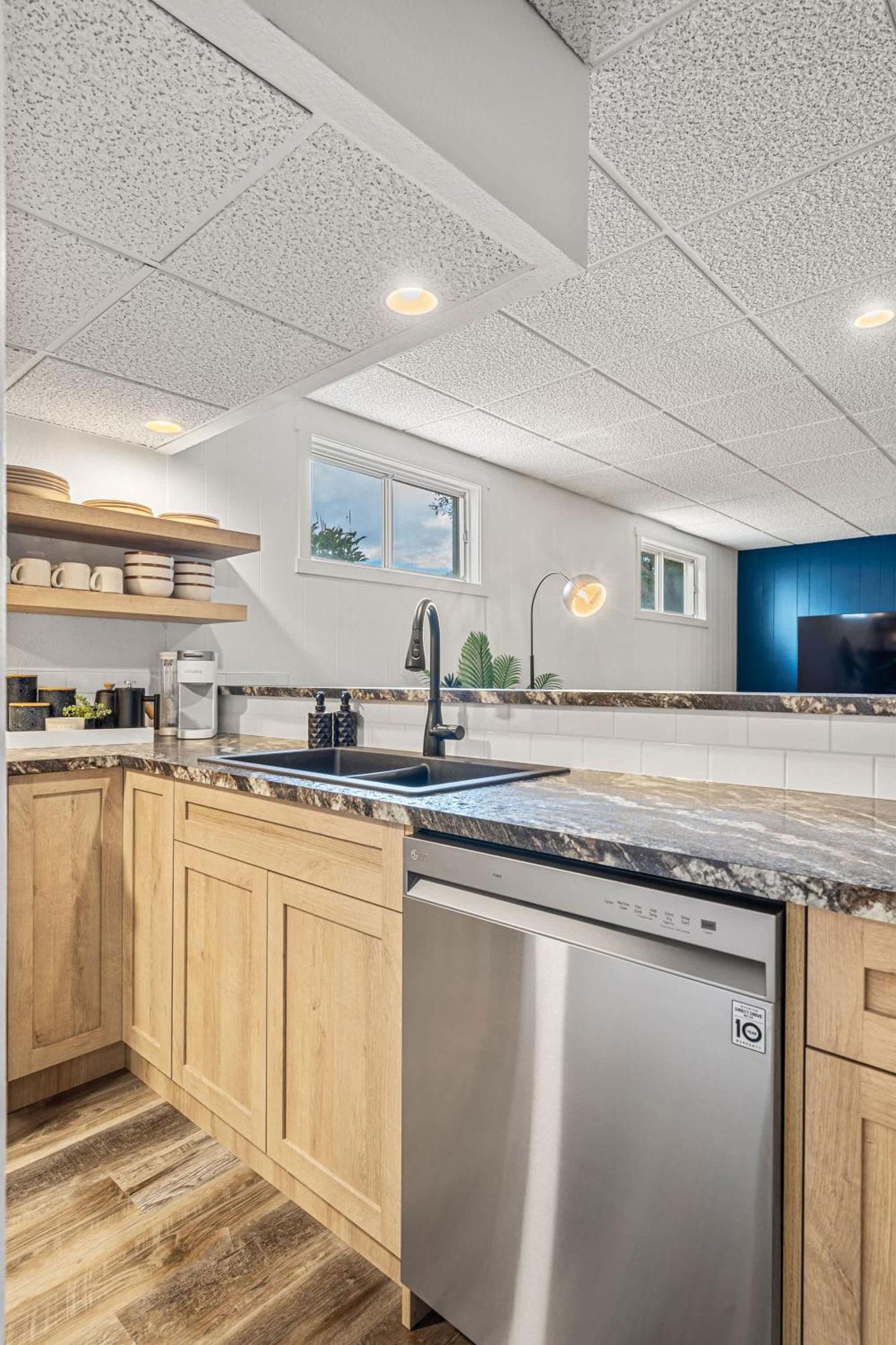 Holiday home The Aura I Lake View I Hot Tub I Sleeps 27 Guests Invermere