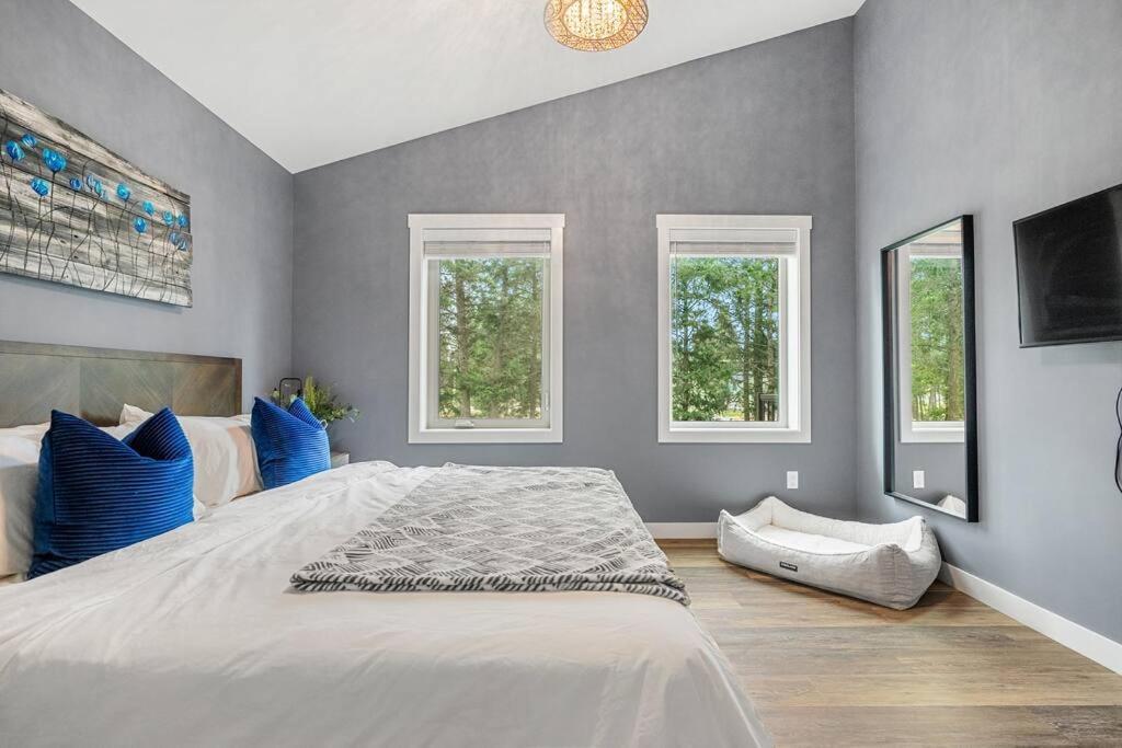 Serenity Shores, Mins To Lake, King Bed, 10 Guests * Invermere