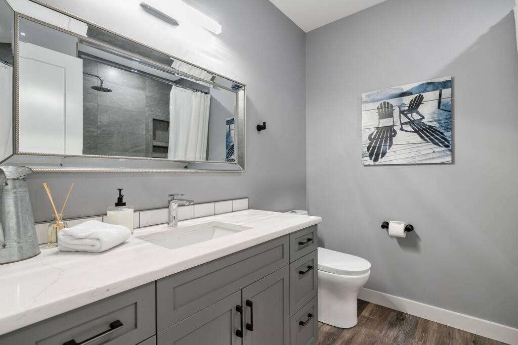 Serenity Shores, Mins To Lake, King Bed, 10 Guests *