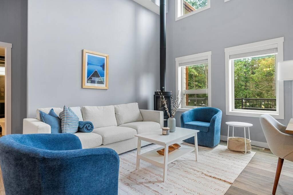 Serenity Shores, Mins To Lake, King Bed, 10 Guests * Invermere