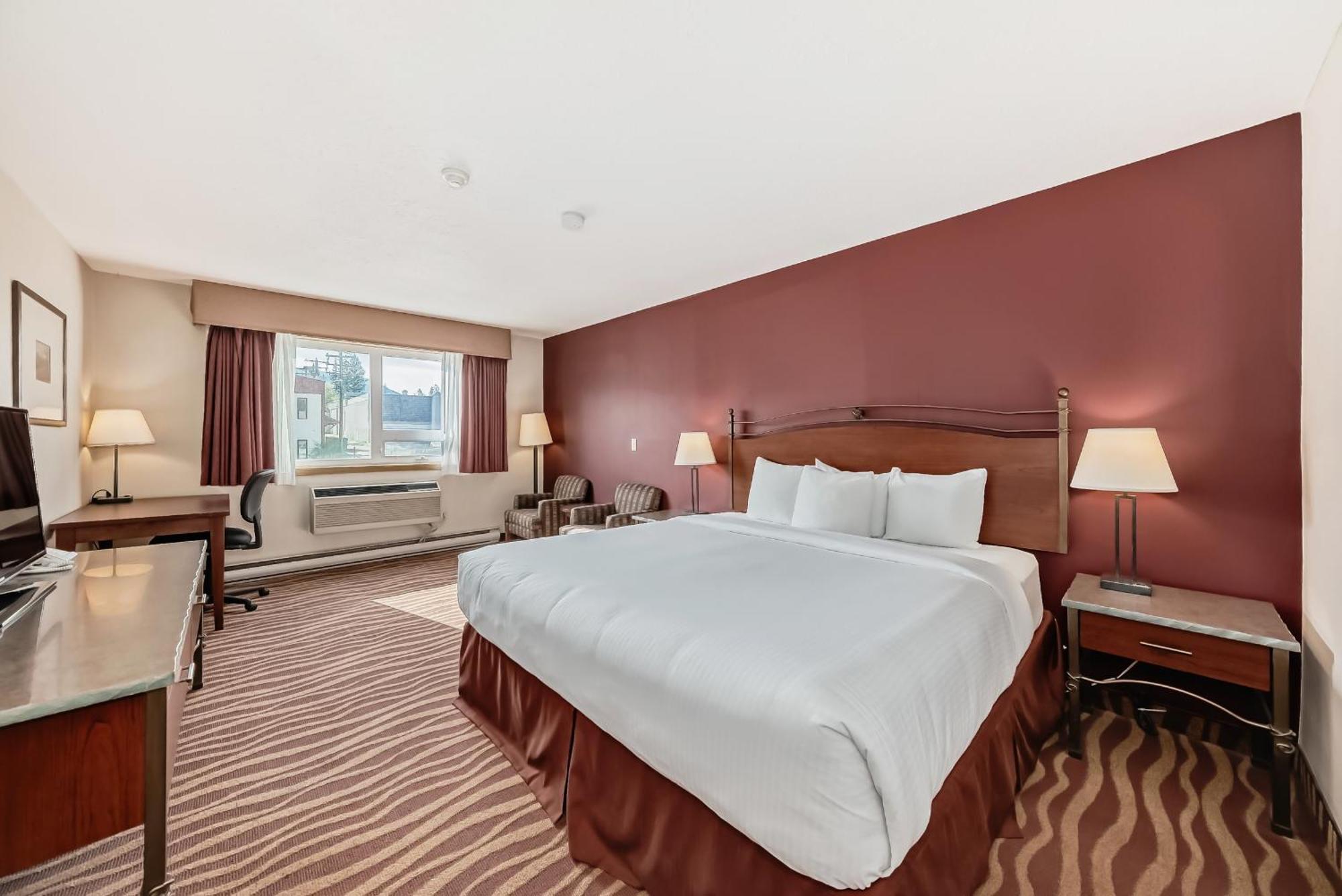 Hotel & 3*