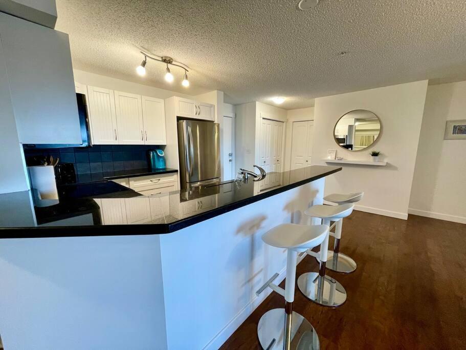 View From Every Window! Apartment Invermere
