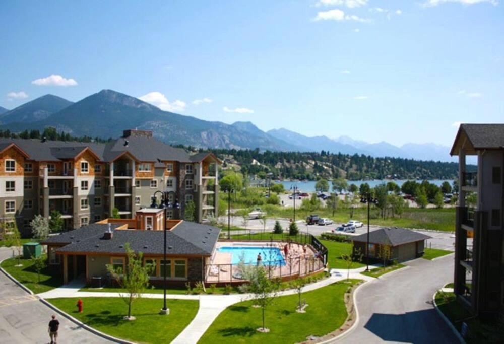 View From Every Window! Apartment Invermere