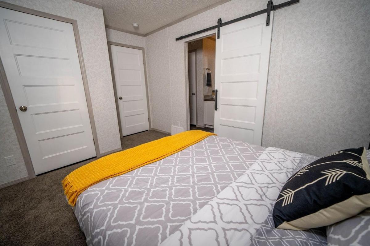 Apartment 3 Bedroom Townhouse With Mountain Views, Large Deck, Garage