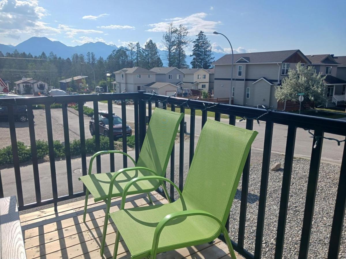 3 Bedroom Townhouse With Mountain Views, Large Deck, Garage Apartment