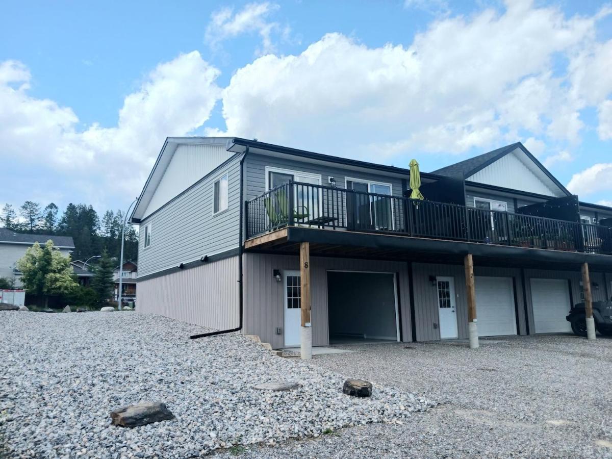 3 Bedroom Townhouse With Mountain Views, Large Deck, Garage * Invermere