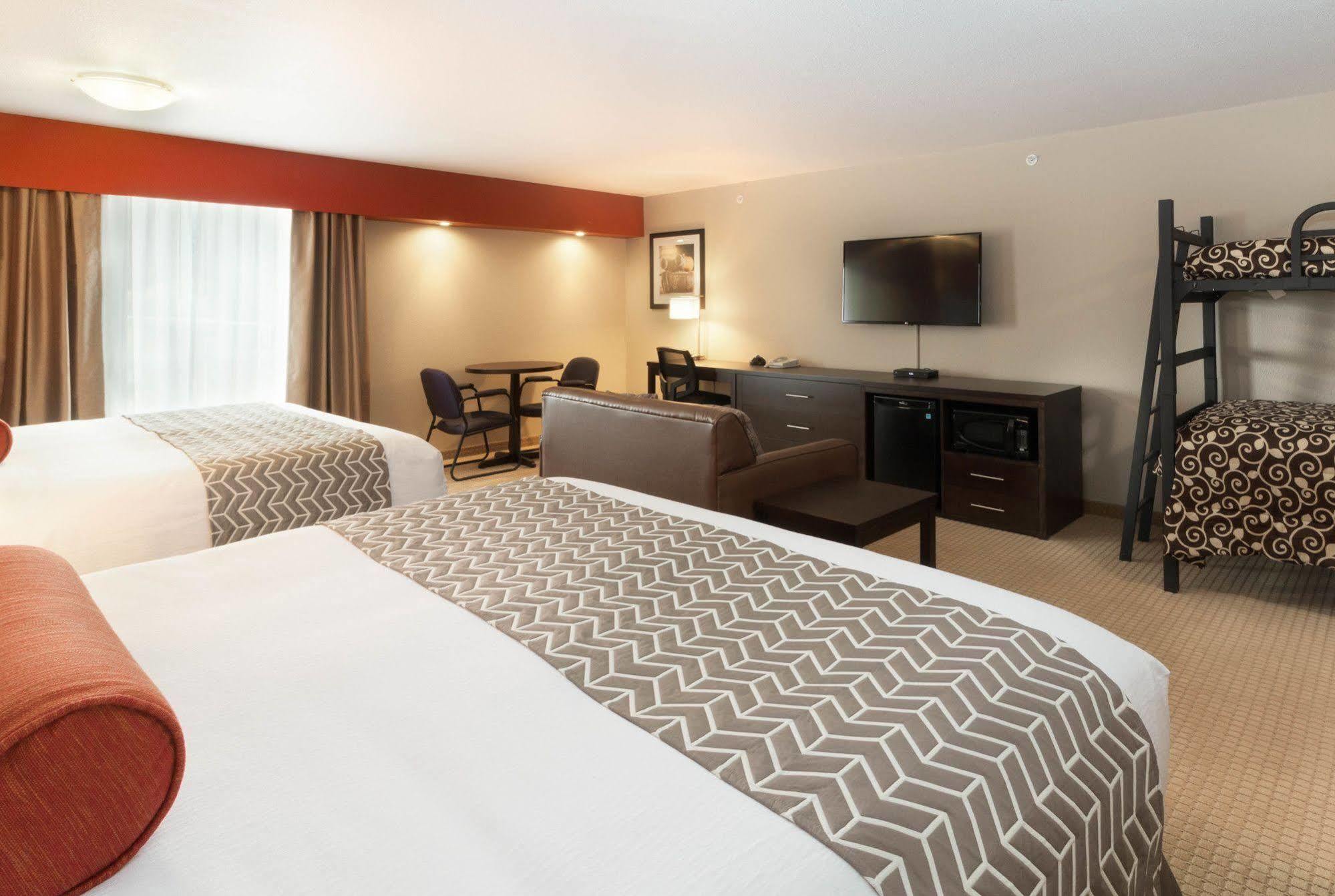 The Kanata Hotel 2*