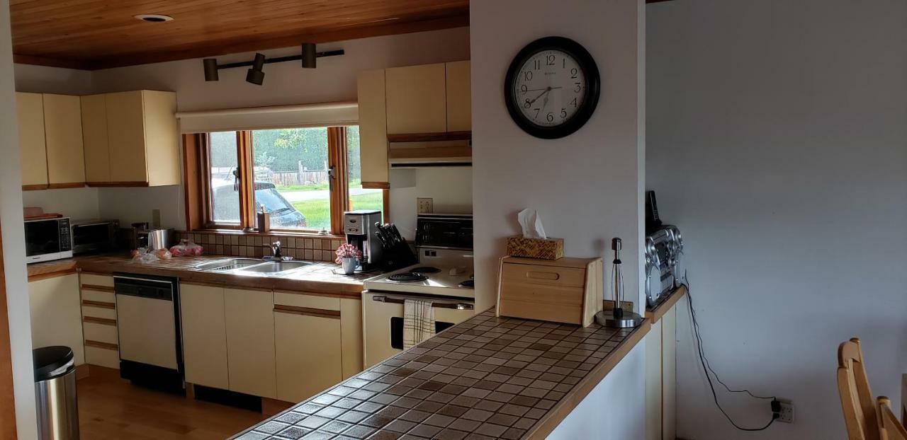 Mountain View Retreat: Luxury *