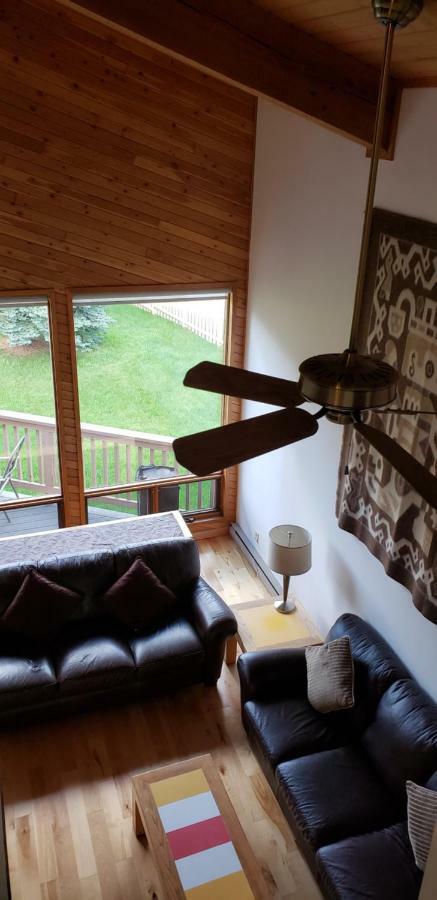 Mountain View Retreat: Luxury