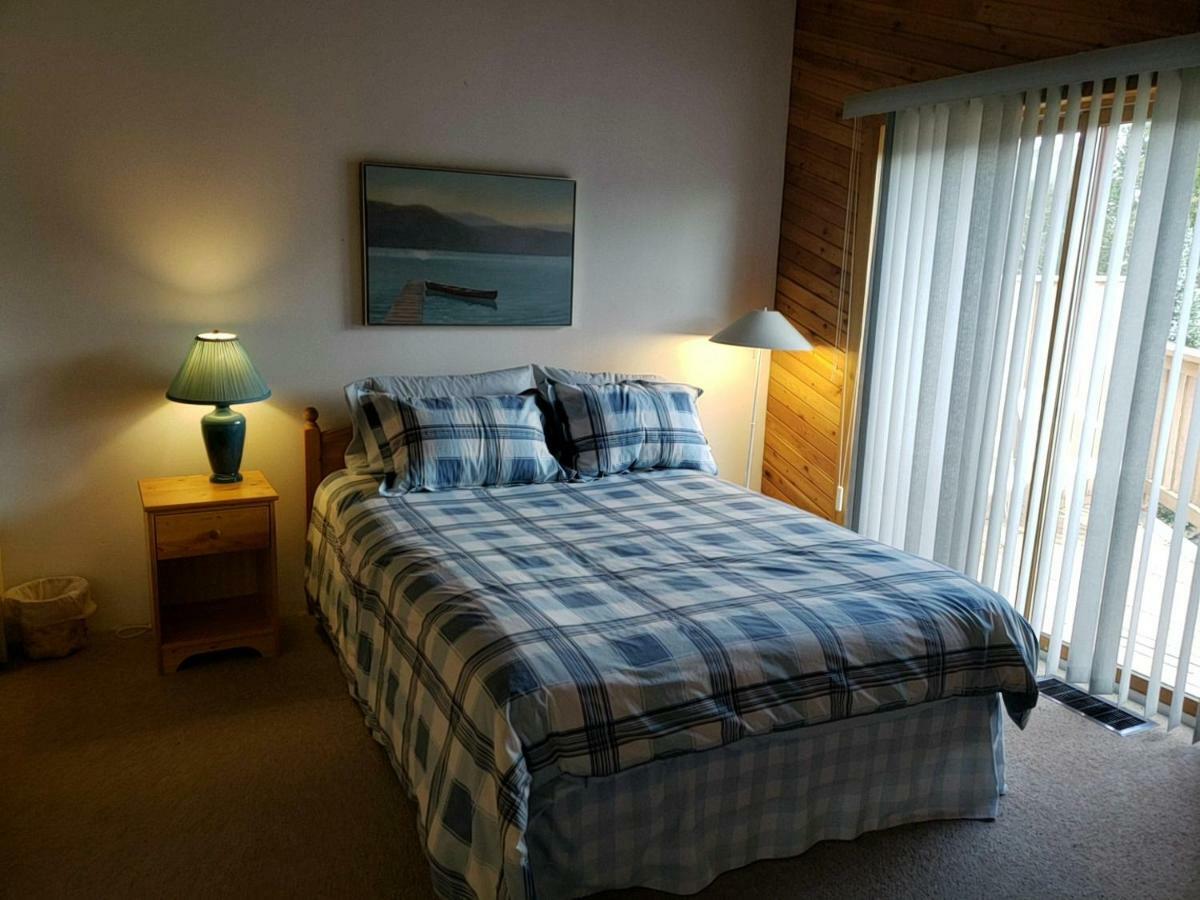 Mountain View Retreat: Luxury Invermere