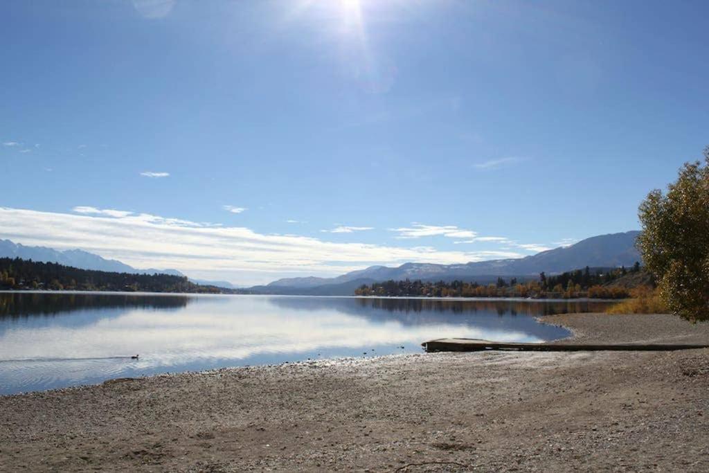 Rustic Modern 2 Bed 2 Bath With Lakeview Pool And Hot Tub * Invermere
