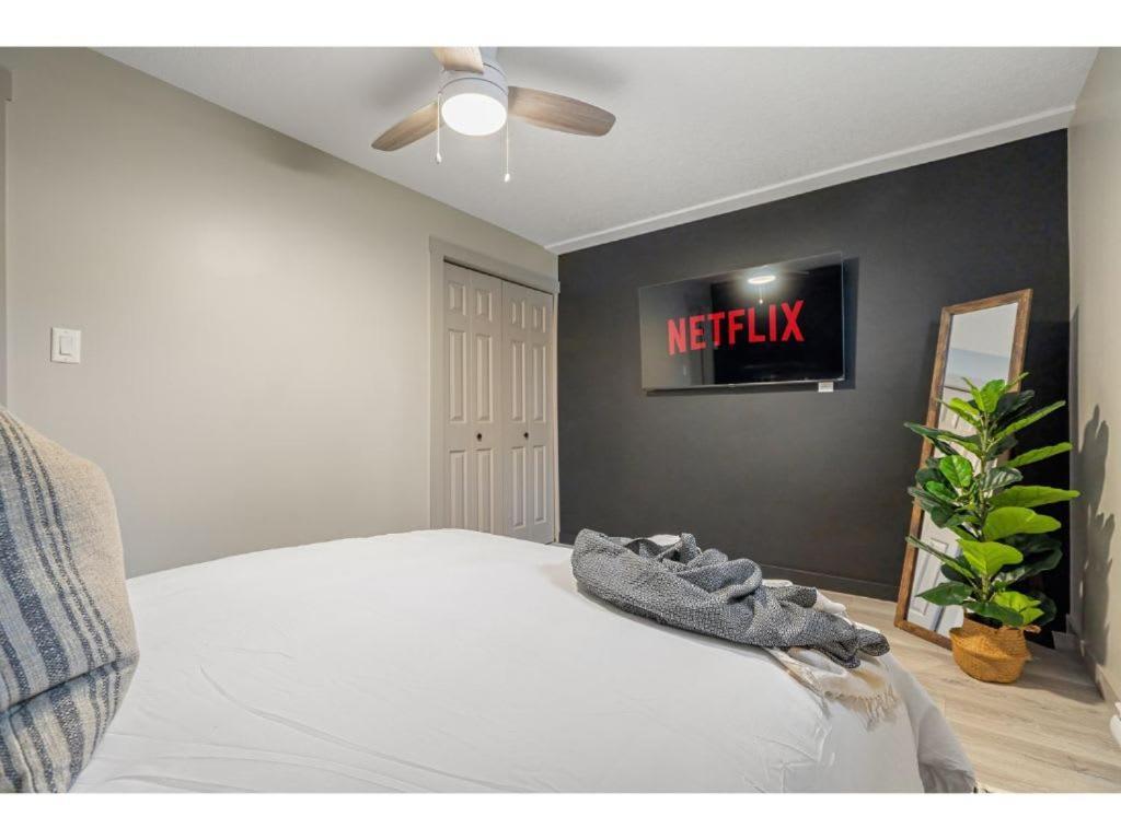 Sleeping In Scandinavia I New Reno's I Sleep 7 Holiday home Invermere