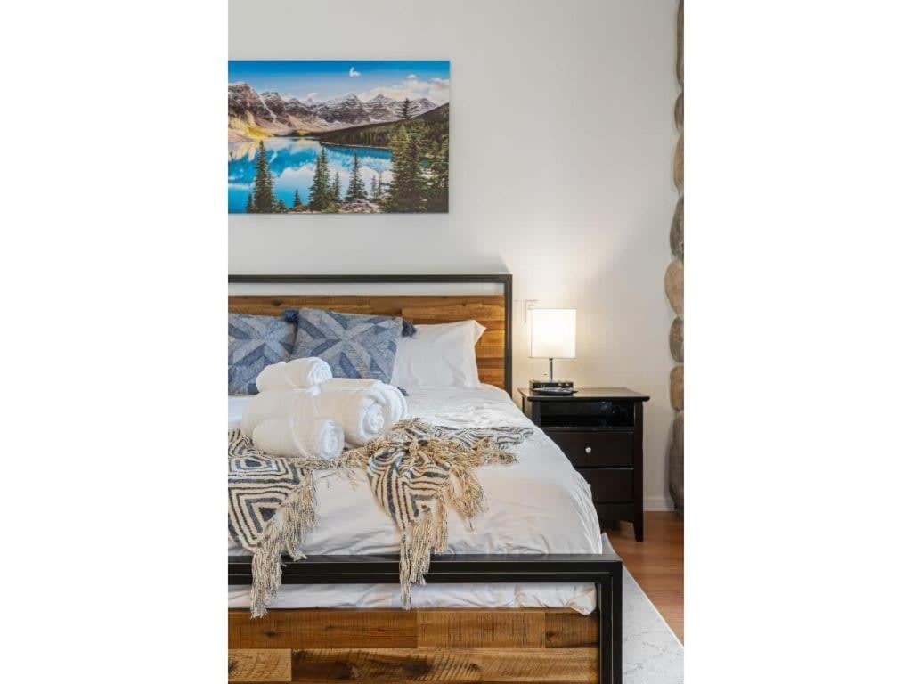 Holiday home Chardonnay Chalet I Fireplace I Mountain View I Tv Invermere
