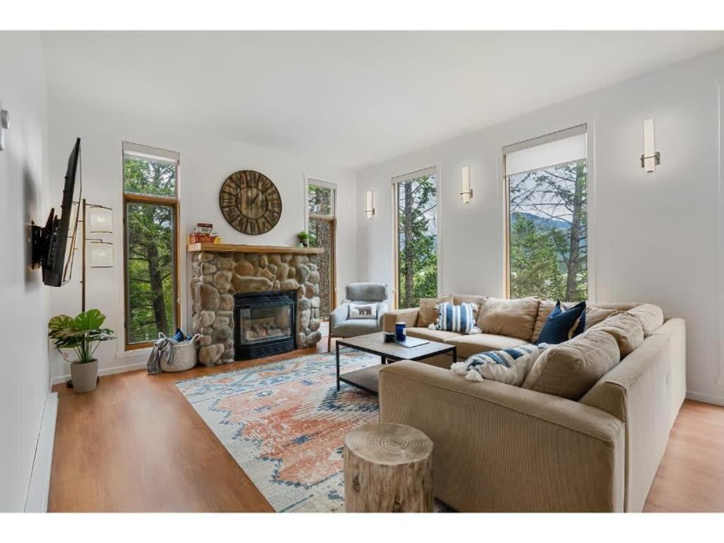 Chardonnay Chalet I Fireplace I Mountain View I Tv Holiday home
