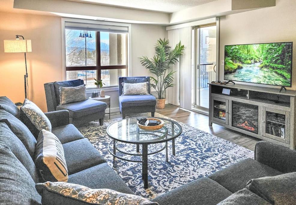 Windermere Pointe By Stayin Invermere