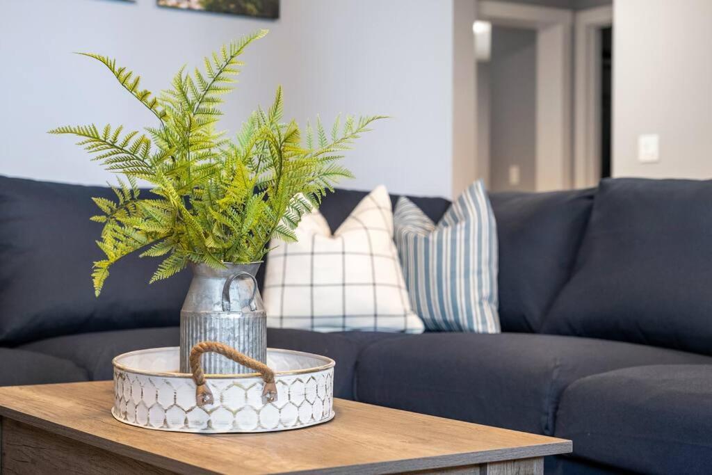 Serenity Shores, Mins To Lake, King Bed, 10 Guests *