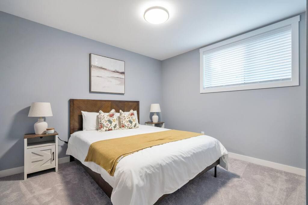 Serenity Shores, Mins To Lake, King Bed, 10 Guests Invermere