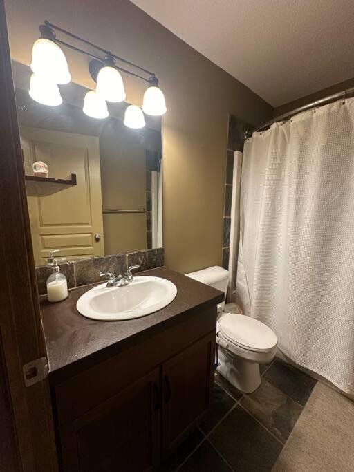 Mountain Views In Downtown * Invermere