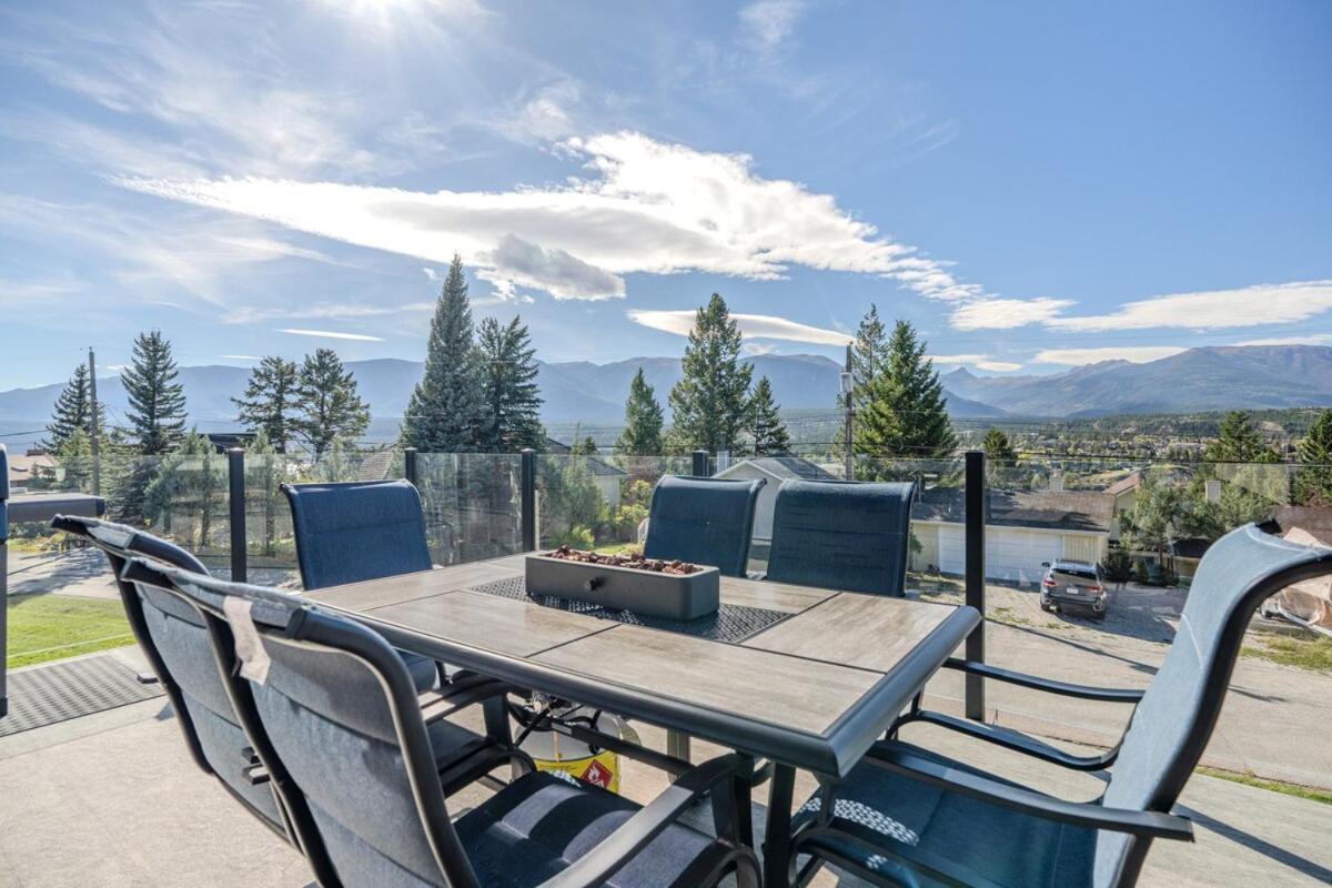 Mountain Crest Retreat - Bbq, Hot Tub, Theatre *