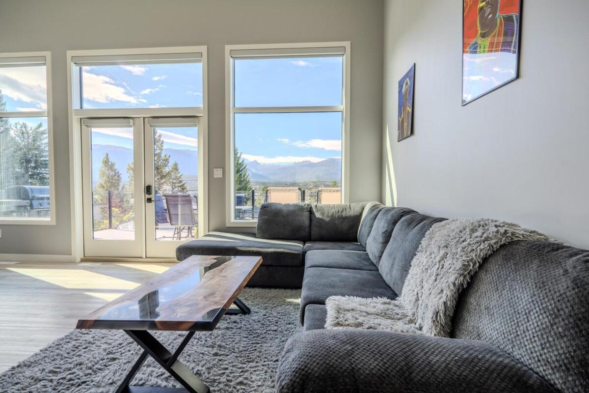 Mountain Crest Retreat - Bbq, Hot Tub, Theatre Holiday home