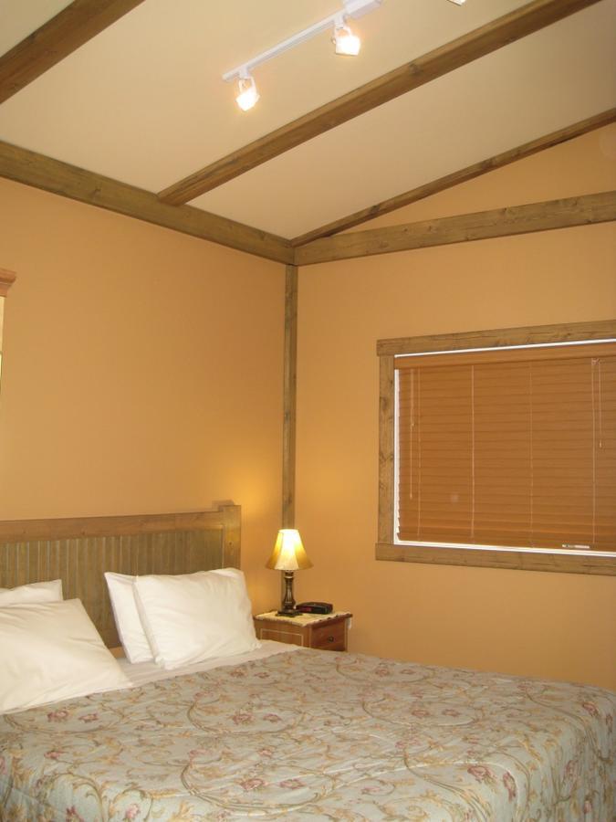 Resort Deere Ridge Cabins Invermere